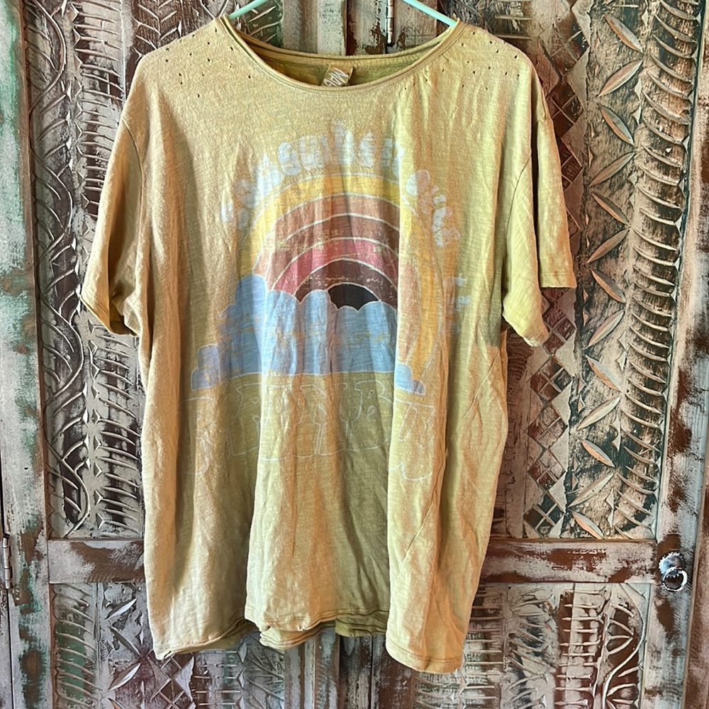 Magnolia Pearl Yellow Graphic Tee